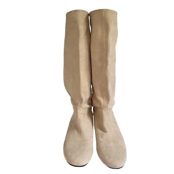 Bally Suede flat boots. On narrow side can fit smaller size without sliding. - Picture 5 of 11